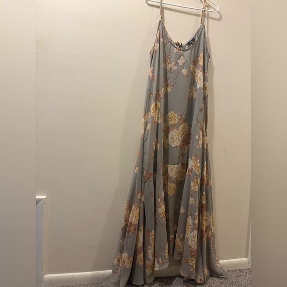 Lulu's Gray floral Spaghetti Strap maxi dress - size XL  Resort Wear - Picture 1 of 7